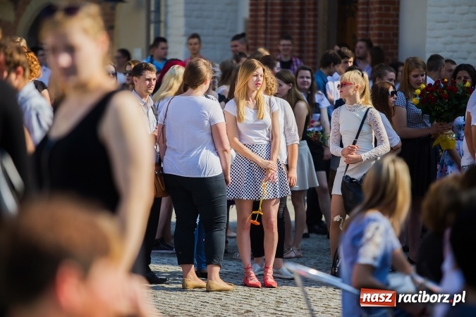 Zdjęcie w galerii na portalu naszraciborz.pl: Zakończenie roku szkolnego CKZiU nr 1 na zamku. Nagroda dla jednego z uczni&oacute;w w konkursie Inkubator szkolnych biznes&oacute;w wiadomości z regionu