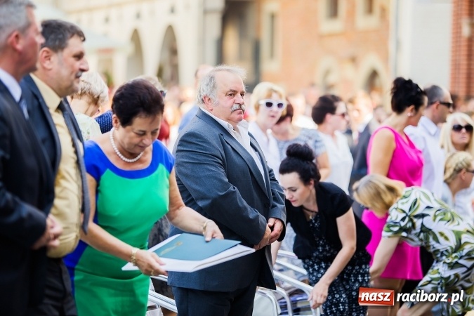 Zdjęcie w galerii na portalu naszraciborz.pl: Zakończenie roku szkolnego CKZiU nr 1 na zamku. Nagroda dla jednego z uczni&oacute;w w konkursie Inkubator szkolnych biznes&oacute;w wiadomości z regionu
