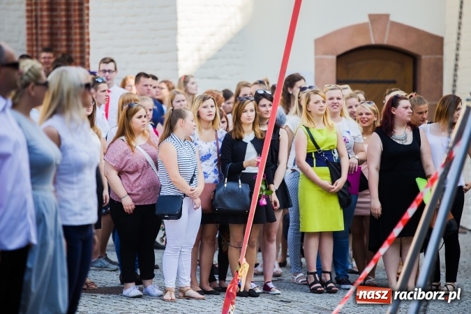 Zdjęcie w galerii na portalu naszraciborz.pl: Zakończenie roku szkolnego CKZiU nr 1 na zamku. Nagroda dla jednego z uczni&oacute;w w konkursie Inkubator szkolnych biznes&oacute;w wiadomości z regionu
