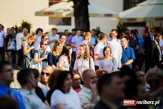 Zdjęcie w galerii na portalu naszraciborz.pl: Zakończenie roku szkolnego CKZiU nr 1 na zamku. Nagroda dla jednego z uczni&oacute;w w konkursie Inkubator szkolnych biznes&oacute;w wiadomości z regionu