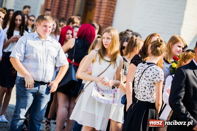 Zdjęcie w galerii na portalu naszraciborz.pl: Zakończenie roku szkolnego CKZiU nr 1 na zamku. Nagroda dla jednego z uczni&oacute;w w konkursie Inkubator szkolnych biznes&oacute;w wiadomości z regionu