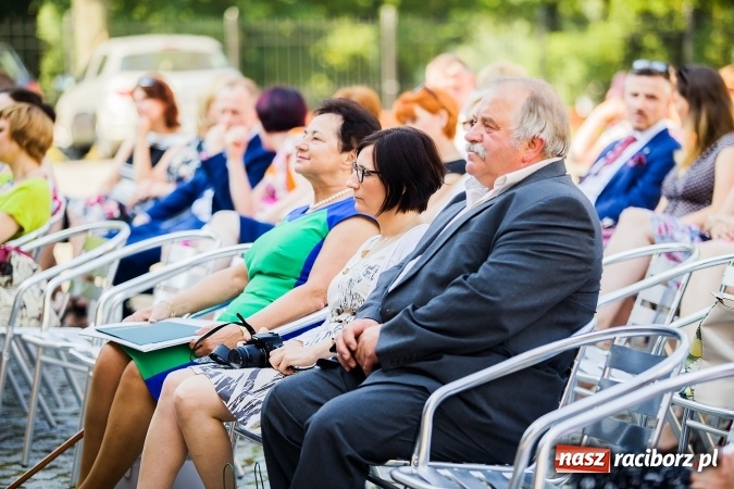 Zdjęcie w galerii na portalu naszraciborz.pl: Zakończenie roku szkolnego CKZiU nr 1 na zamku. Nagroda dla jednego z uczni&oacute;w w konkursie Inkubator szkolnych biznes&oacute;w wiadomości z regionu