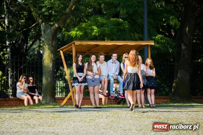 Zdjęcie w galerii na portalu naszraciborz.pl: Zakończenie roku szkolnego CKZiU nr 1 na zamku. Nagroda dla jednego z uczni&oacute;w w konkursie Inkubator szkolnych biznes&oacute;w wiadomości z regionu