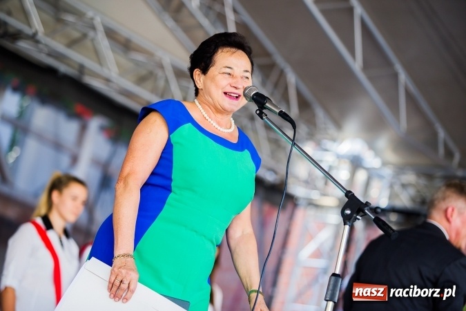 Zdjęcie w galerii na portalu naszraciborz.pl: Zakończenie roku szkolnego CKZiU nr 1 na zamku. Nagroda dla jednego z uczni&oacute;w w konkursie Inkubator szkolnych biznes&oacute;w wiadomości z regionu