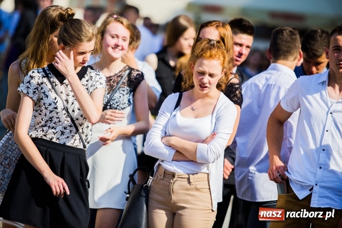 Zdjęcie w galerii na portalu naszraciborz.pl: Zakończenie roku szkolnego CKZiU nr 1 na zamku. Nagroda dla jednego z uczni&oacute;w w konkursie Inkubator szkolnych biznes&oacute;w wiadomości z regionu