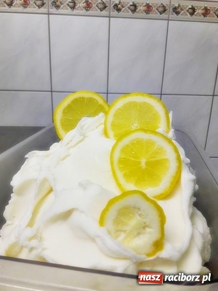 Zdjęcie w galerii na portalu naszraciborz.pl: Lodziarnia pod orzechem – lody naturalnie dobre wiadomości z regionu