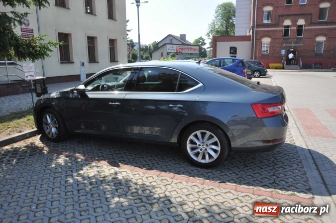 Zdjęcie w galerii na portalu naszraciborz.pl: Starosta przesiadł się do nowego samochodu wiadomości z regionu