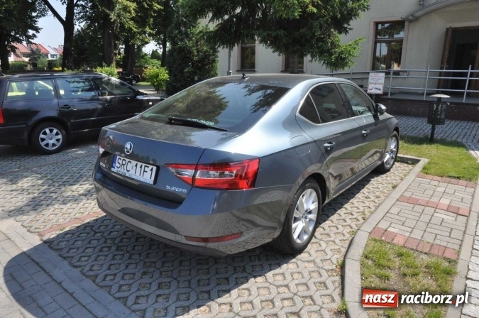 Zdjęcie w galerii na portalu naszraciborz.pl: Starosta przesiadł się do nowego samochodu wiadomości z regionu