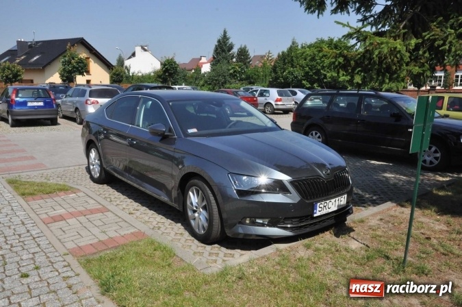 Zdjęcie w galerii na portalu naszraciborz.pl: Starosta przesiadł się do nowego samochodu wiadomości z regionu