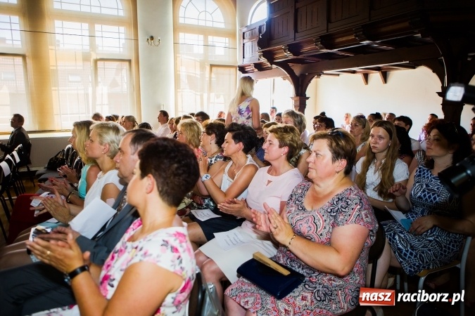 Zdjęcie w galerii na portalu naszraciborz.pl: Miejskie zakończenie roku szkolnego w G5 wiadomości z regionu