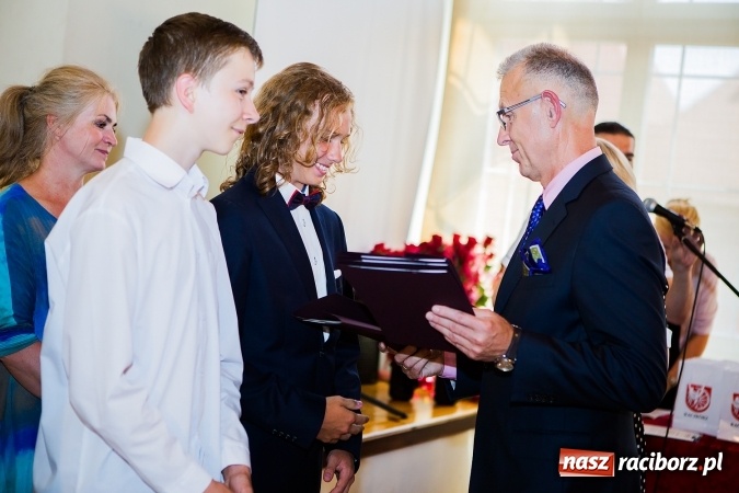 Zdjęcie w galerii na portalu naszraciborz.pl: Miejskie zakończenie roku szkolnego w G5 wiadomości z regionu