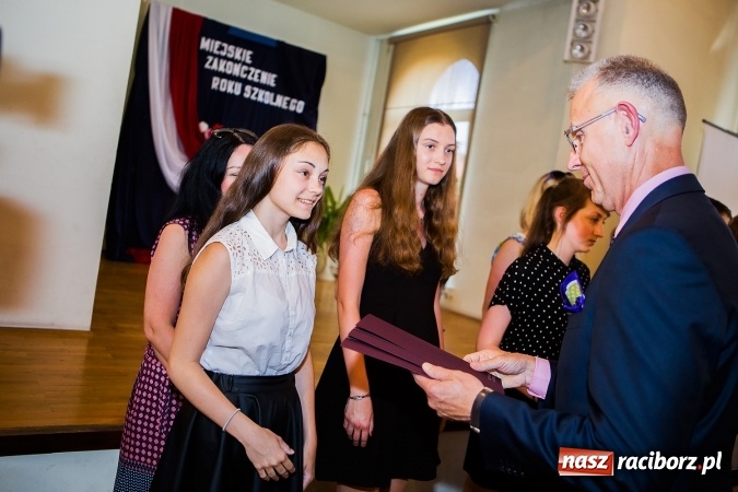 Zdjęcie w galerii na portalu naszraciborz.pl: Miejskie zakończenie roku szkolnego w G5 wiadomości z regionu