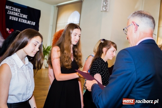 Zdjęcie w galerii na portalu naszraciborz.pl: Miejskie zakończenie roku szkolnego w G5 wiadomości z regionu