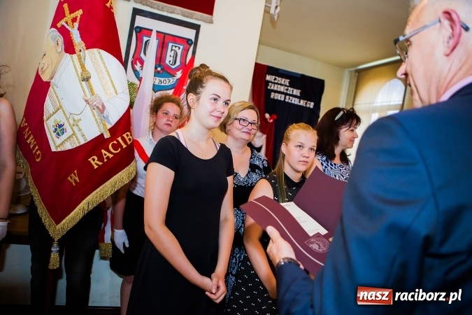 Zdjęcie w galerii na portalu naszraciborz.pl: Miejskie zakończenie roku szkolnego w G5 wiadomości z regionu