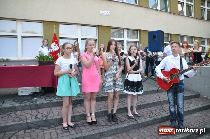 Zdjęcie w galerii na portalu naszraciborz.pl: Uroczyste zakończenie roku szkolnego w Szkole Podstawowej nr 18 im. Książąt Raciborskich wiadomości z regionu
