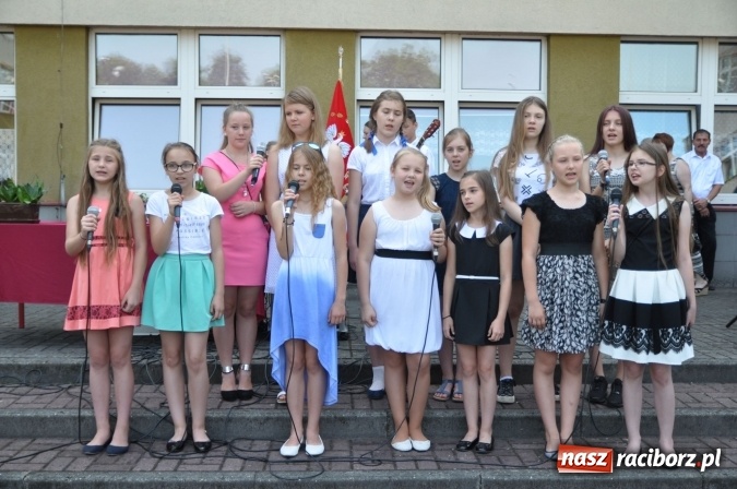 Zdjęcie w galerii na portalu naszraciborz.pl: Uroczyste zakończenie roku szkolnego w Szkole Podstawowej nr 18 im. Książąt Raciborskich wiadomości z regionu