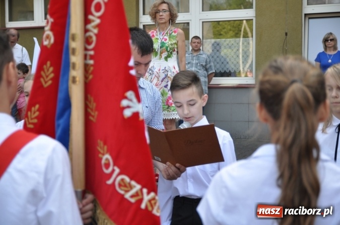 Zdjęcie w galerii na portalu naszraciborz.pl: Uroczyste zakończenie roku szkolnego w Szkole Podstawowej nr 18 im. Książąt Raciborskich wiadomości z regionu