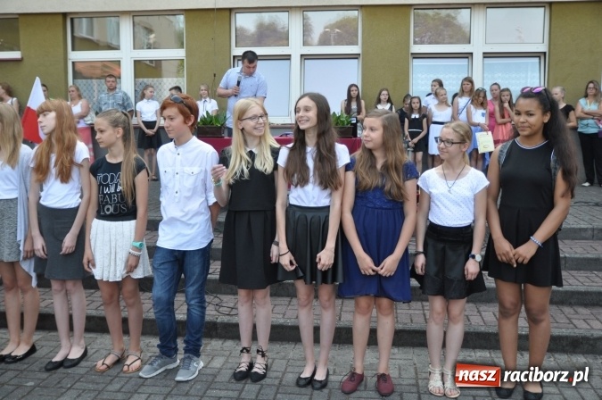 Zdjęcie w galerii na portalu naszraciborz.pl: Uroczyste zakończenie roku szkolnego w Szkole Podstawowej nr 18 im. Książąt Raciborskich wiadomości z regionu