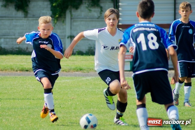 Zdjęcie w galerii na portalu naszraciborz.pl: Tworków Cup 2016: Piłkarski początek wakacji. Gwarek Zabrze zwycięski, raciborska Unia druga. Gospodarze tuż za podium wiadomości z regionu