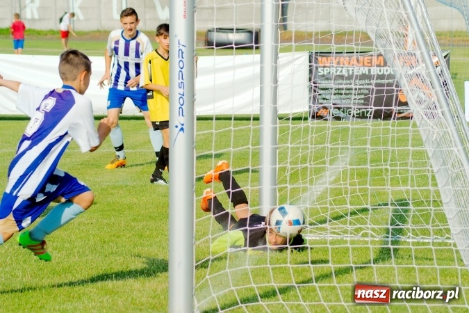 Zdjęcie w galerii na portalu naszraciborz.pl: Tworków Cup 2016: Piłkarski początek wakacji. Gwarek Zabrze zwycięski, raciborska Unia druga. Gospodarze tuż za podium wiadomości z regionu