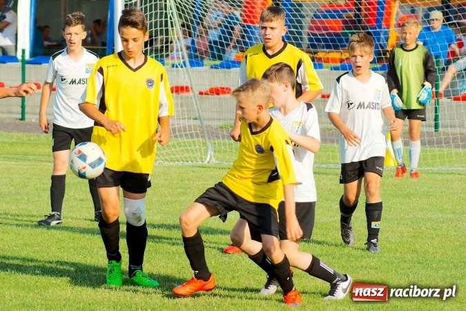 Zdjęcie w galerii na portalu naszraciborz.pl: Tworków Cup 2016: Piłkarski początek wakacji. Gwarek Zabrze zwycięski, raciborska Unia druga. Gospodarze tuż za podium wiadomości z regionu