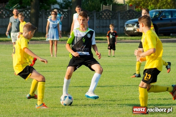 Zdjęcie w galerii na portalu naszraciborz.pl: Tworków Cup 2016: Piłkarski początek wakacji. Gwarek Zabrze zwycięski, raciborska Unia druga. Gospodarze tuż za podium wiadomości z regionu