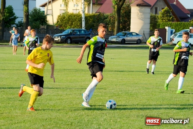 Zdjęcie w galerii na portalu naszraciborz.pl: Tworków Cup 2016: Piłkarski początek wakacji. Gwarek Zabrze zwycięski, raciborska Unia druga. Gospodarze tuż za podium wiadomości z regionu