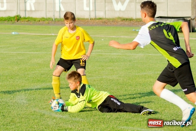 Zdjęcie w galerii na portalu naszraciborz.pl: Tworków Cup 2016: Piłkarski początek wakacji. Gwarek Zabrze zwycięski, raciborska Unia druga. Gospodarze tuż za podium wiadomości z regionu