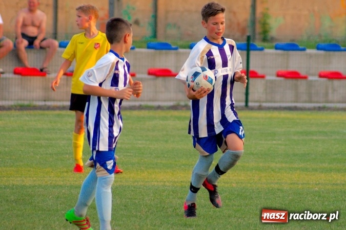Zdjęcie w galerii na portalu naszraciborz.pl: Tworków Cup 2016: Piłkarski początek wakacji. Gwarek Zabrze zwycięski, raciborska Unia druga. Gospodarze tuż za podium wiadomości z regionu