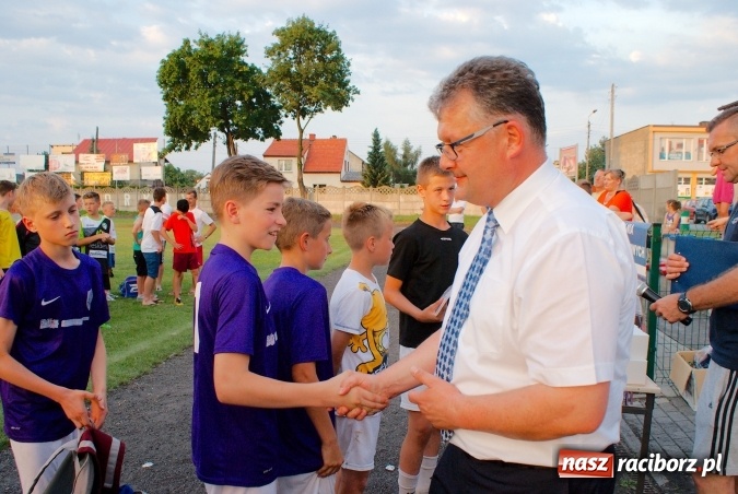Zdjęcie w galerii na portalu naszraciborz.pl: Tworków Cup 2016: Piłkarski początek wakacji. Gwarek Zabrze zwycięski, raciborska Unia druga. Gospodarze tuż za podium wiadomości z regionu