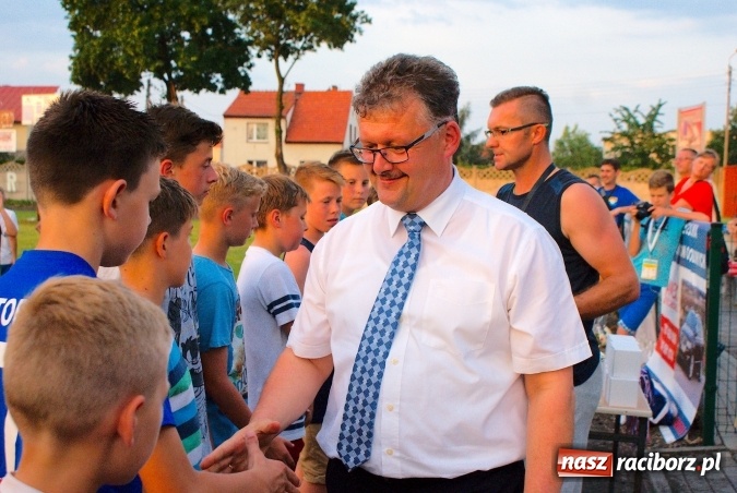 Zdjęcie w galerii na portalu naszraciborz.pl: Tworków Cup 2016: Piłkarski początek wakacji. Gwarek Zabrze zwycięski, raciborska Unia druga. Gospodarze tuż za podium wiadomości z regionu