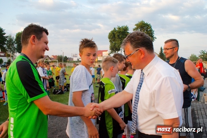 Zdjęcie w galerii na portalu naszraciborz.pl: Tworków Cup 2016: Piłkarski początek wakacji. Gwarek Zabrze zwycięski, raciborska Unia druga. Gospodarze tuż za podium wiadomości z regionu