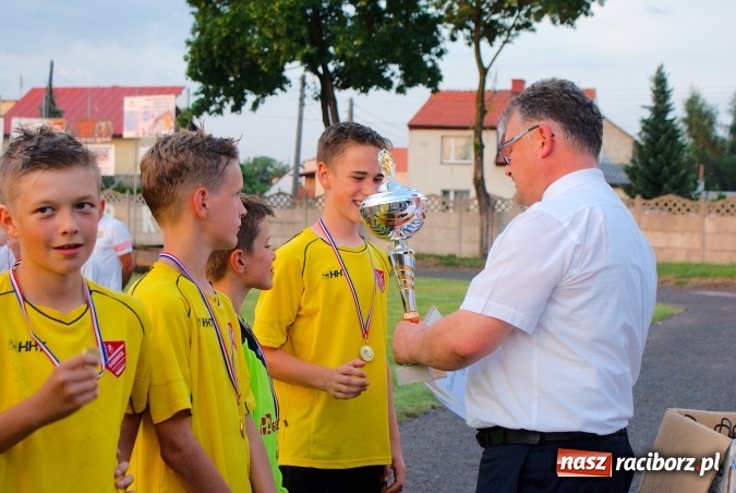 Zdjęcie w galerii na portalu naszraciborz.pl: Tworków Cup 2016: Piłkarski początek wakacji. Gwarek Zabrze zwycięski, raciborska Unia druga. Gospodarze tuż za podium wiadomości z regionu