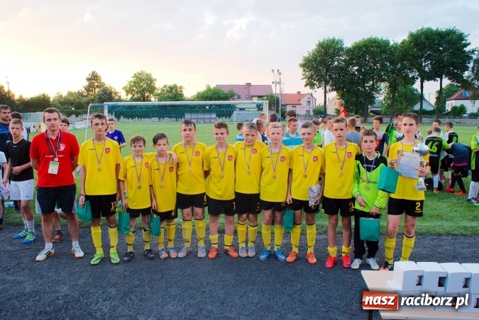 Zdjęcie w galerii na portalu naszraciborz.pl: Tworków Cup 2016: Piłkarski początek wakacji. Gwarek Zabrze zwycięski, raciborska Unia druga. Gospodarze tuż za podium wiadomości z regionu