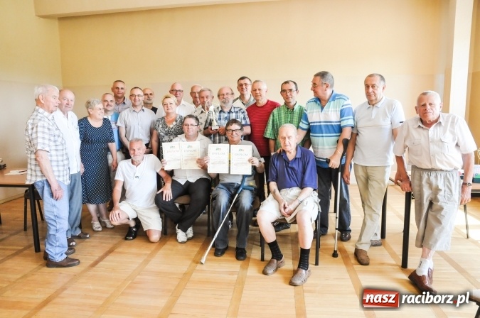 Zdjęcie w galerii na portalu naszraciborz.pl: W M5 podsumowano sezon brydżowy 2015/2016. Raciborzanie mistrzami III ligi wiadomości z regionu