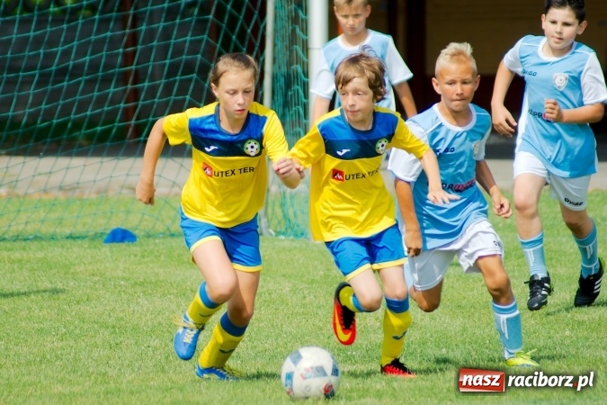 Zdjęcie w galerii na portalu naszraciborz.pl: Drugi dzień zmagań w Tworków Cup 2016. MKP Odra Centrum Wodzisław z podwójną koroną wiadomości z regionu