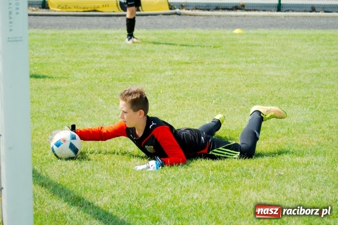 Zdjęcie w galerii na portalu naszraciborz.pl: Drugi dzień zmagań w Tworków Cup 2016. MKP Odra Centrum Wodzisław z podwójną koroną wiadomości z regionu