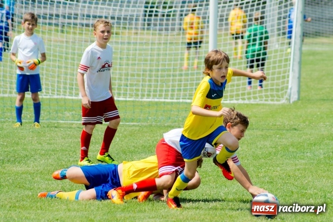 Zdjęcie w galerii na portalu naszraciborz.pl: Drugi dzień zmagań w Tworków Cup 2016. MKP Odra Centrum Wodzisław z podwójną koroną wiadomości z regionu