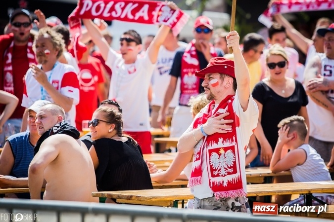 Zdjęcie w galerii na portalu naszraciborz.pl: EURO 2020 w strefie kibica na raciborskim Rynku wiadomości z regionu