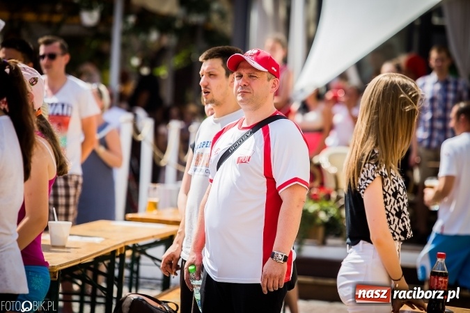 Zdjęcie w galerii na portalu naszraciborz.pl: EURO 2020 w strefie kibica na raciborskim Rynku wiadomości z regionu