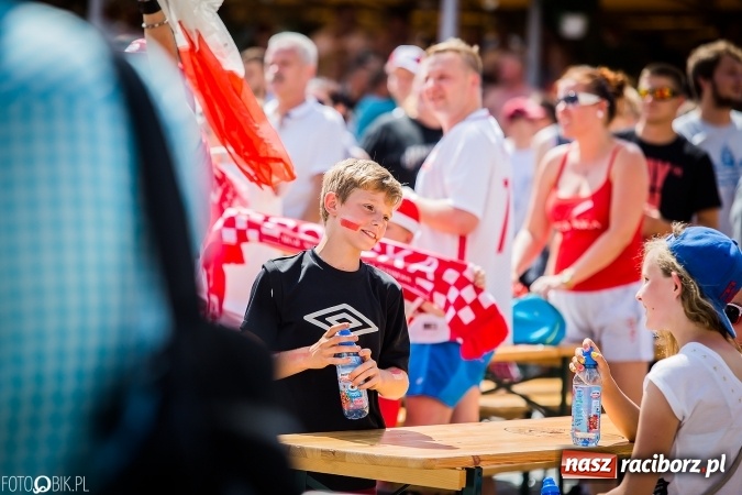 Zdjęcie w galerii na portalu naszraciborz.pl: EURO 2020 w strefie kibica na raciborskim Rynku wiadomości z regionu