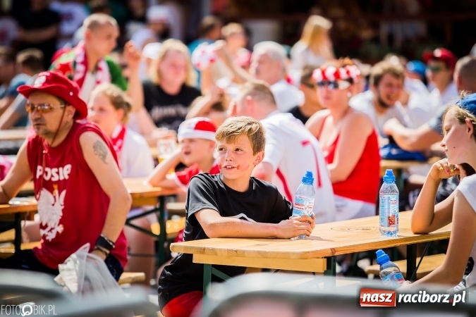 Zdjęcie w galerii na portalu naszraciborz.pl: EURO 2020 w strefie kibica na raciborskim Rynku wiadomości z regionu