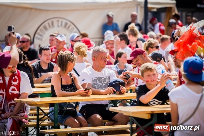 Zdjęcie w galerii na portalu naszraciborz.pl: EURO 2020 w strefie kibica na raciborskim Rynku wiadomości z regionu