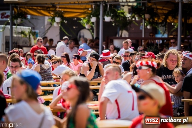 Zdjęcie w galerii na portalu naszraciborz.pl: EURO 2020 w strefie kibica na raciborskim Rynku wiadomości z regionu