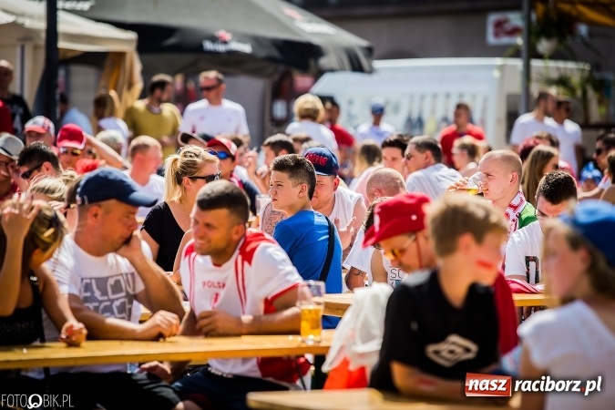 Zdjęcie w galerii na portalu naszraciborz.pl: EURO 2020 w strefie kibica na raciborskim Rynku wiadomości z regionu