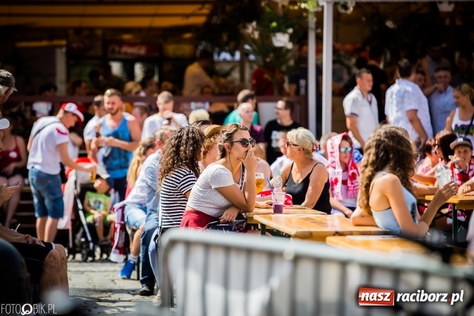 Zdjęcie w galerii na portalu naszraciborz.pl: EURO 2020 w strefie kibica na raciborskim Rynku wiadomości z regionu