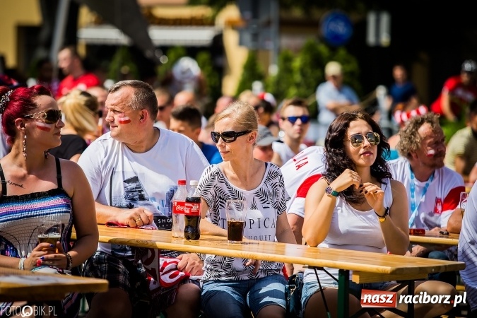 Zdjęcie w galerii na portalu naszraciborz.pl: EURO 2020 w strefie kibica na raciborskim Rynku wiadomości z regionu
