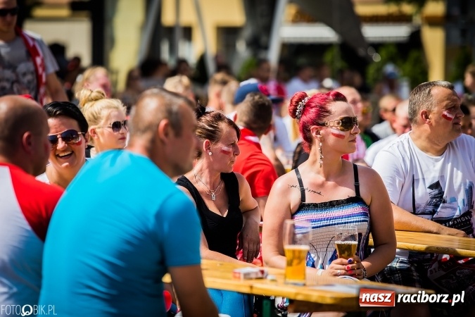 Zdjęcie w galerii na portalu naszraciborz.pl: EURO 2020 w strefie kibica na raciborskim Rynku wiadomości z regionu
