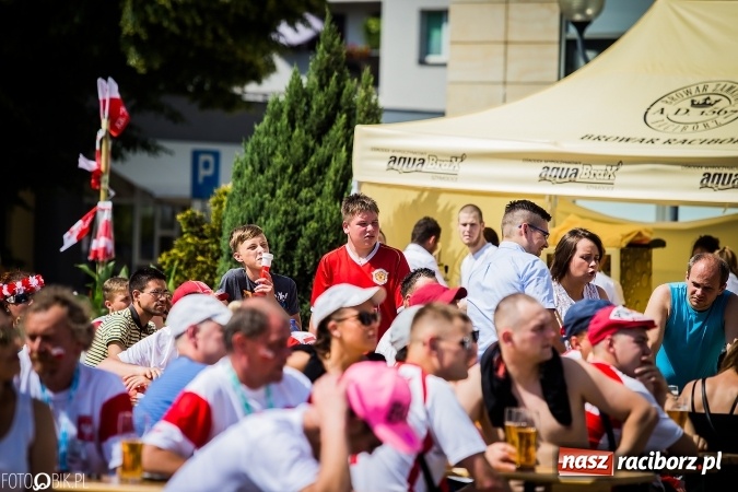 Zdjęcie w galerii na portalu naszraciborz.pl: EURO 2020 w strefie kibica na raciborskim Rynku wiadomości z regionu