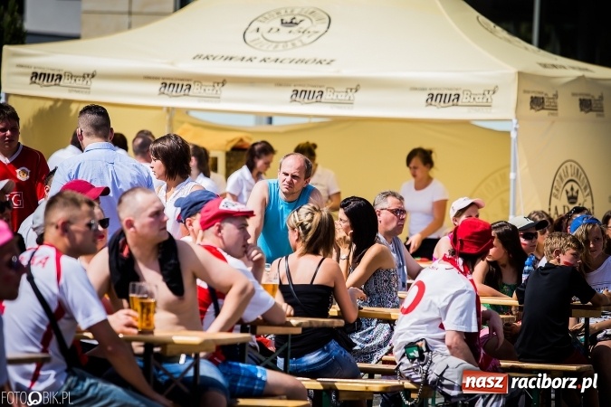 Zdjęcie w galerii na portalu naszraciborz.pl: EURO 2020 w strefie kibica na raciborskim Rynku wiadomości z regionu